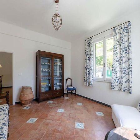 Joivy Light Flat With Great View, Cinque Terre Apartment Vernazza Bagian luar foto