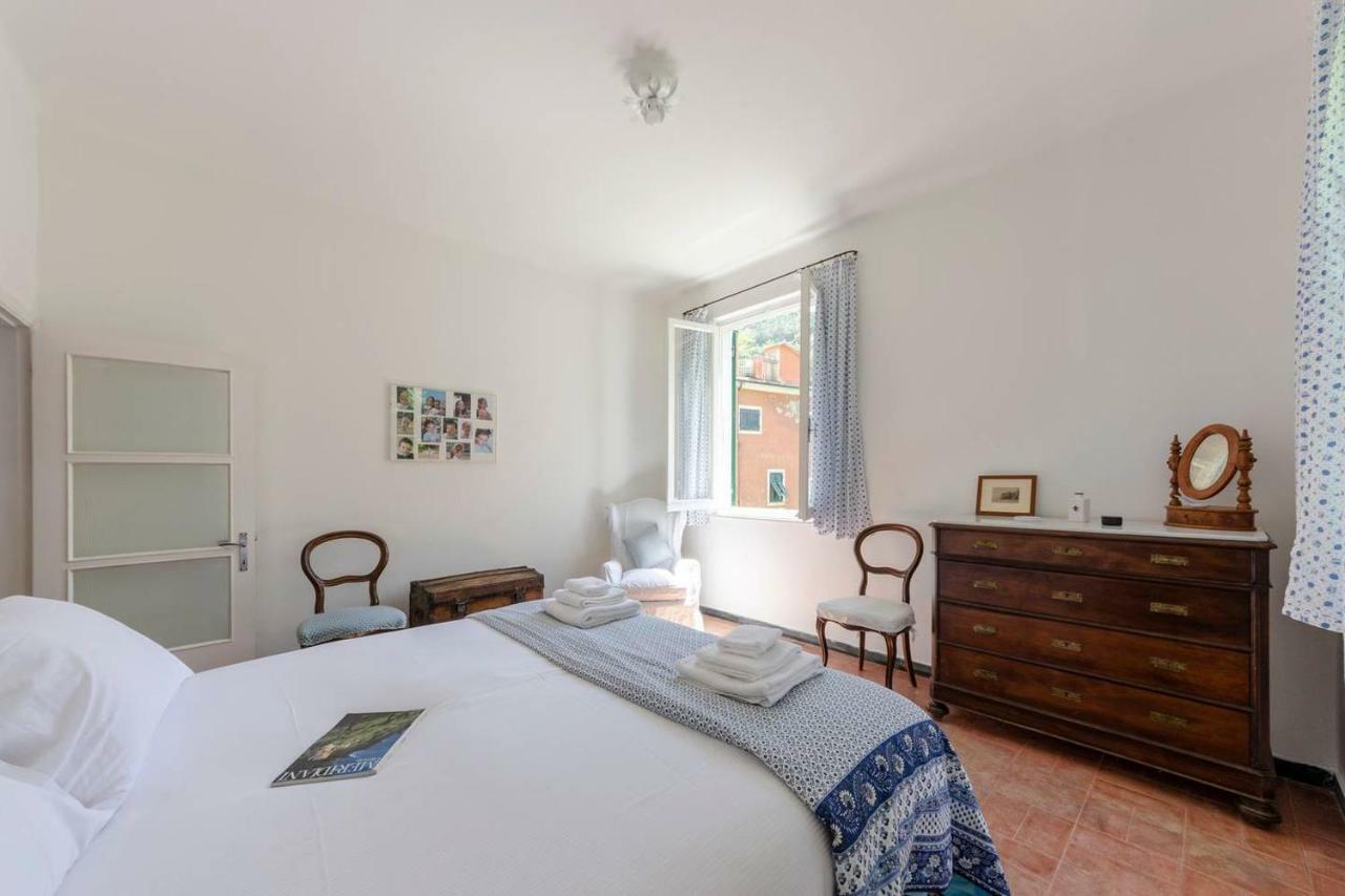 Joivy Light Flat With Great View, Cinque Terre Apartment Vernazza Bagian luar foto