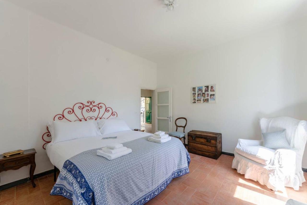 Joivy Light Flat With Great View, Cinque Terre Apartment Vernazza Bagian luar foto