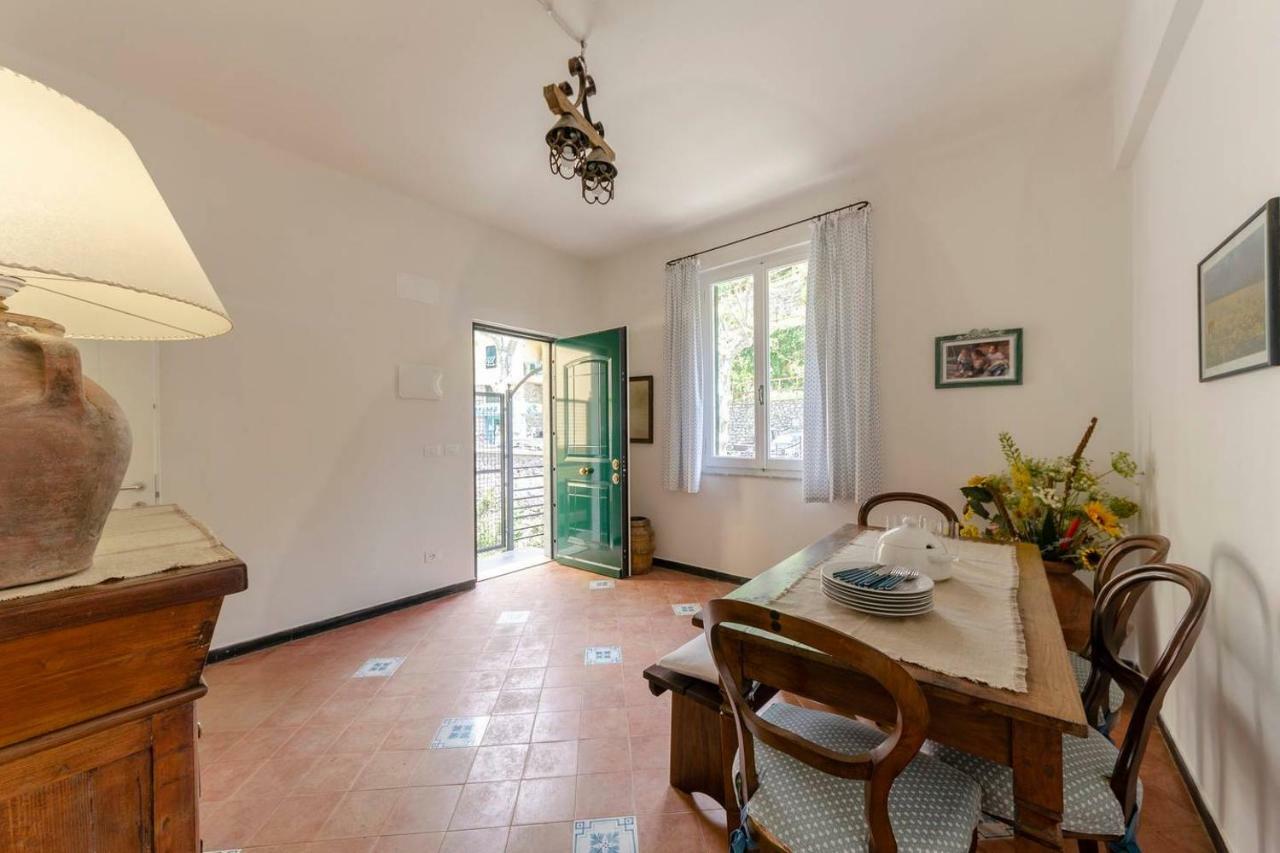 Joivy Light Flat With Great View, Cinque Terre Apartment Vernazza Bagian luar foto