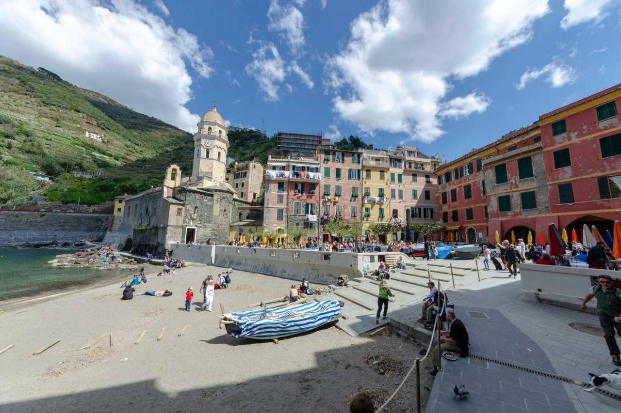 Joivy Light Flat With Great View, Cinque Terre Apartment Vernazza Bagian luar foto