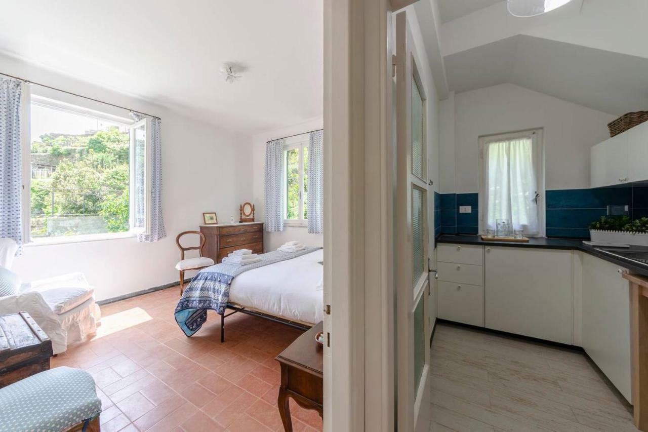 Joivy Light Flat With Great View, Cinque Terre Apartment Vernazza Bagian luar foto