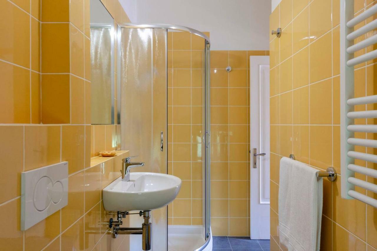 Joivy Light Flat With Great View, Cinque Terre Apartment Vernazza Bagian luar foto