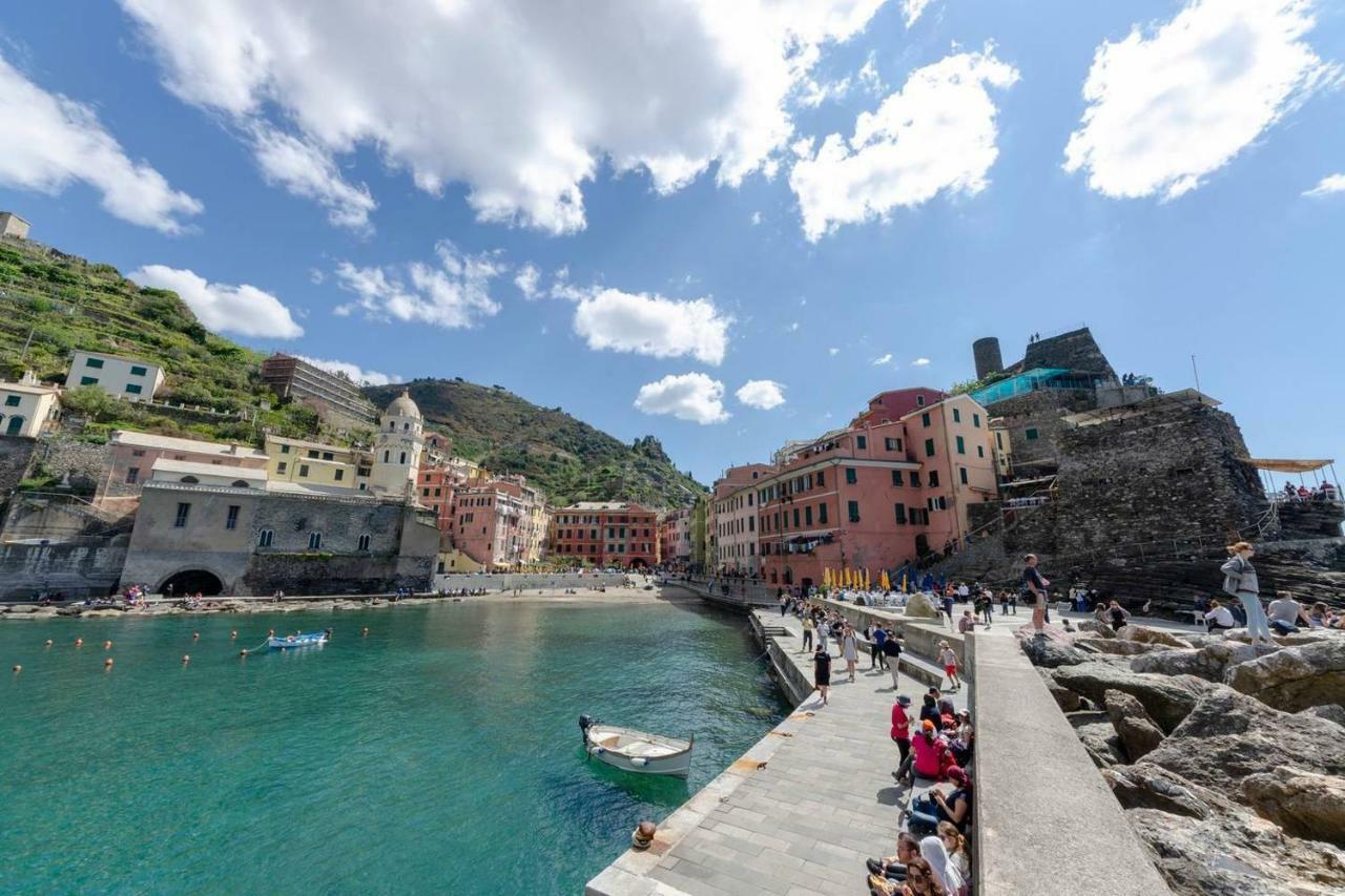 Joivy Light Flat With Great View, Cinque Terre Apartment Vernazza Bagian luar foto