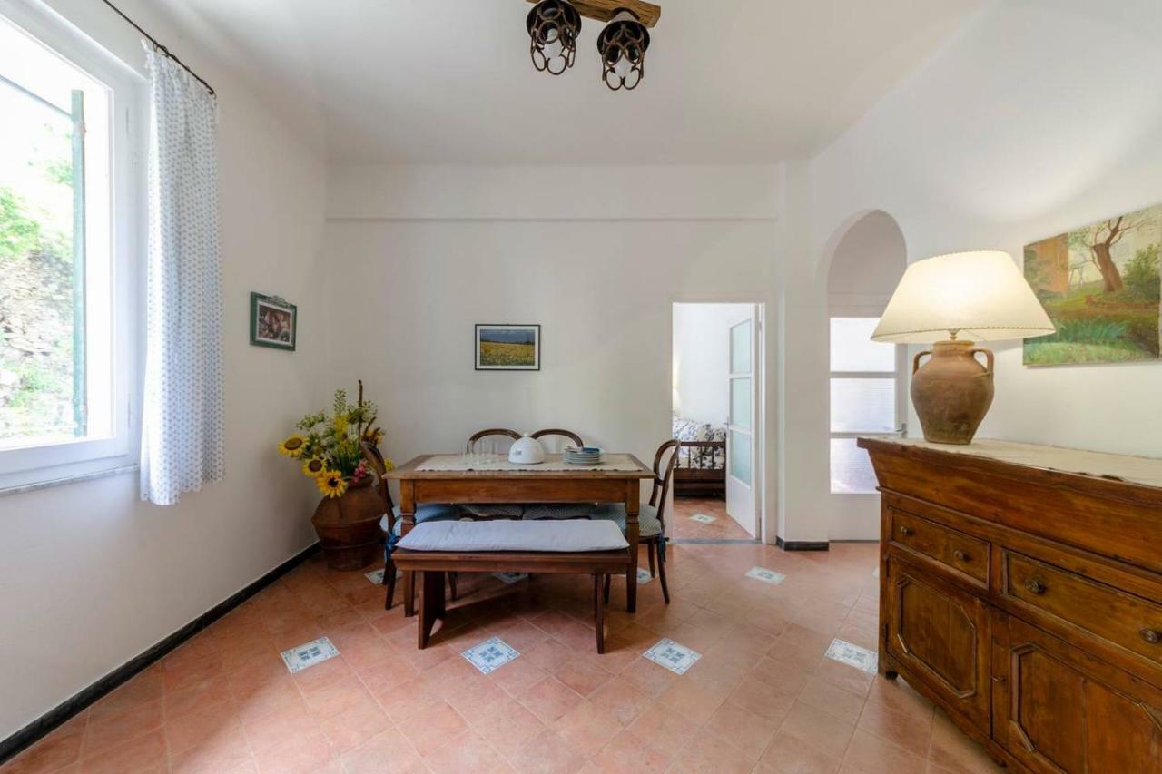 Joivy Light Flat With Great View, Cinque Terre Apartment Vernazza Bagian luar foto